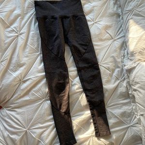 Alphalete leggings. Grey